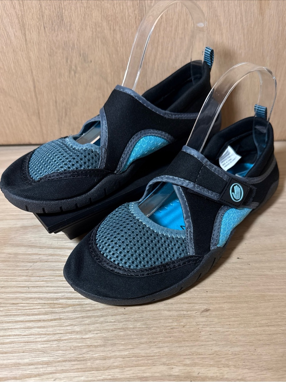 Body Glove Water Shoes Black with Blue Size 7